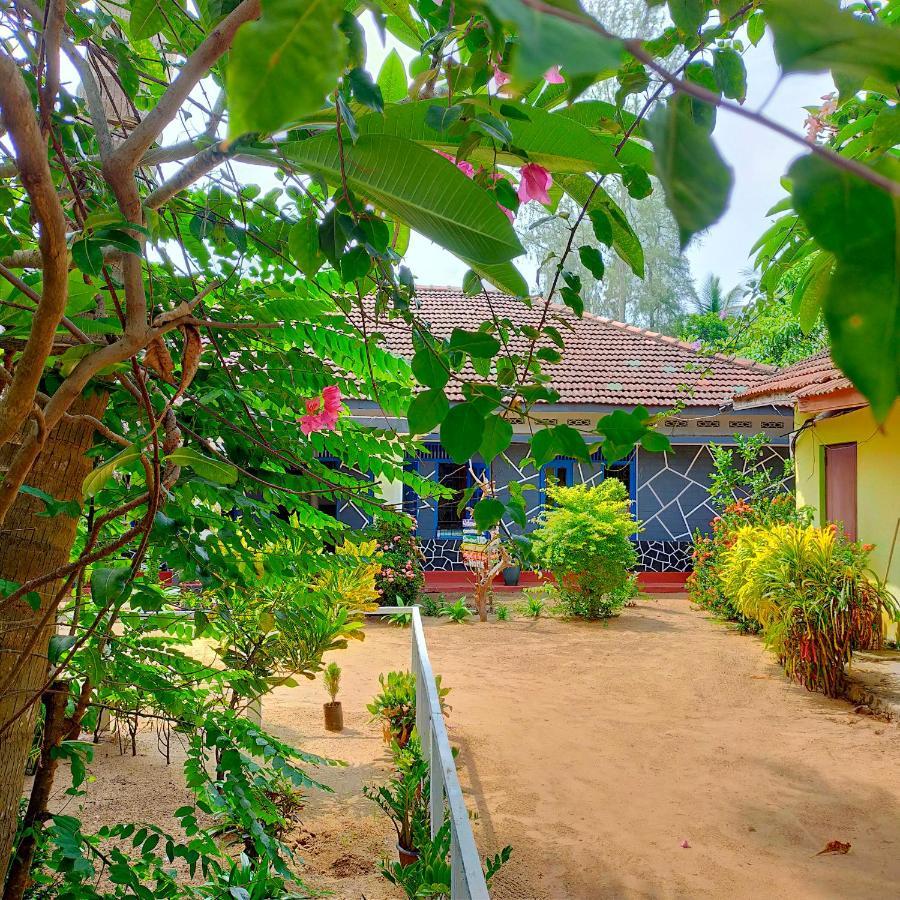 Hotel Eastwind Surf Camp Arugam Bay Exterior foto