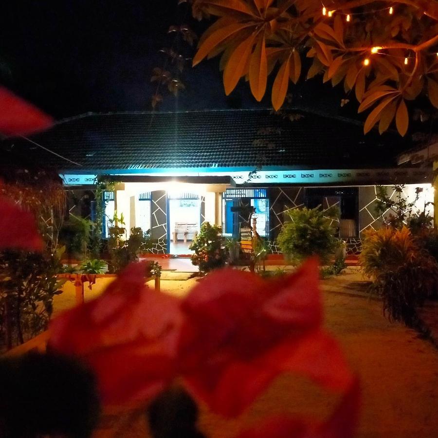 Hotel Eastwind Surf Camp Arugam Bay Exterior foto