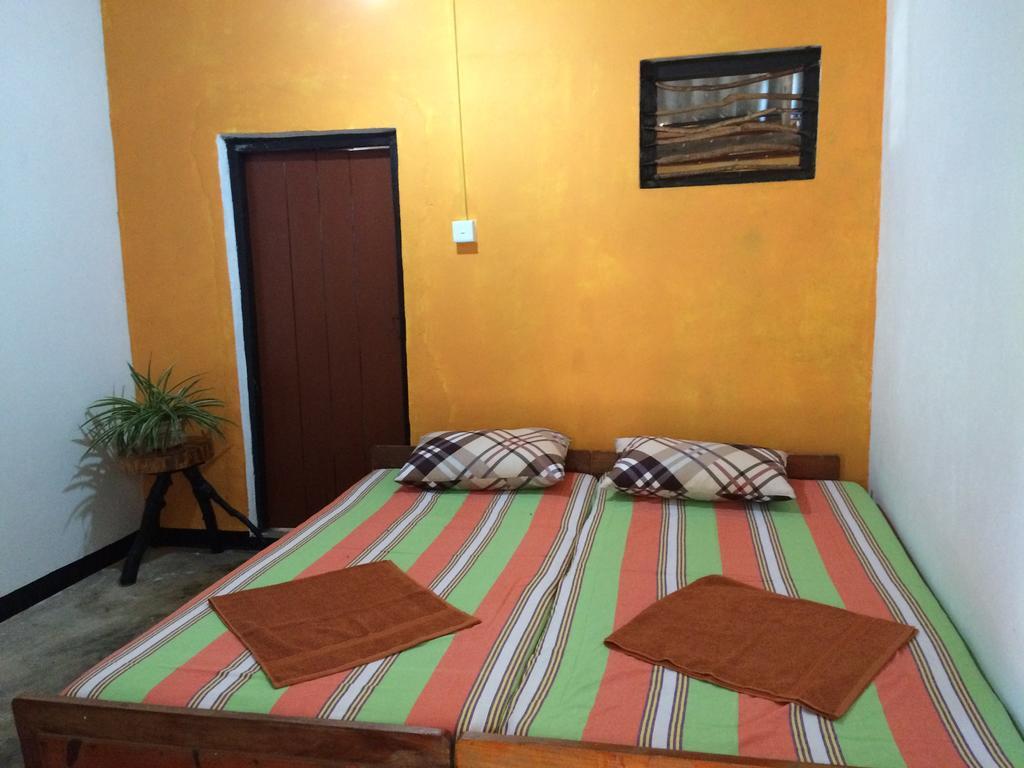 Hotel Eastwind Surf Camp Arugam Bay Exterior foto